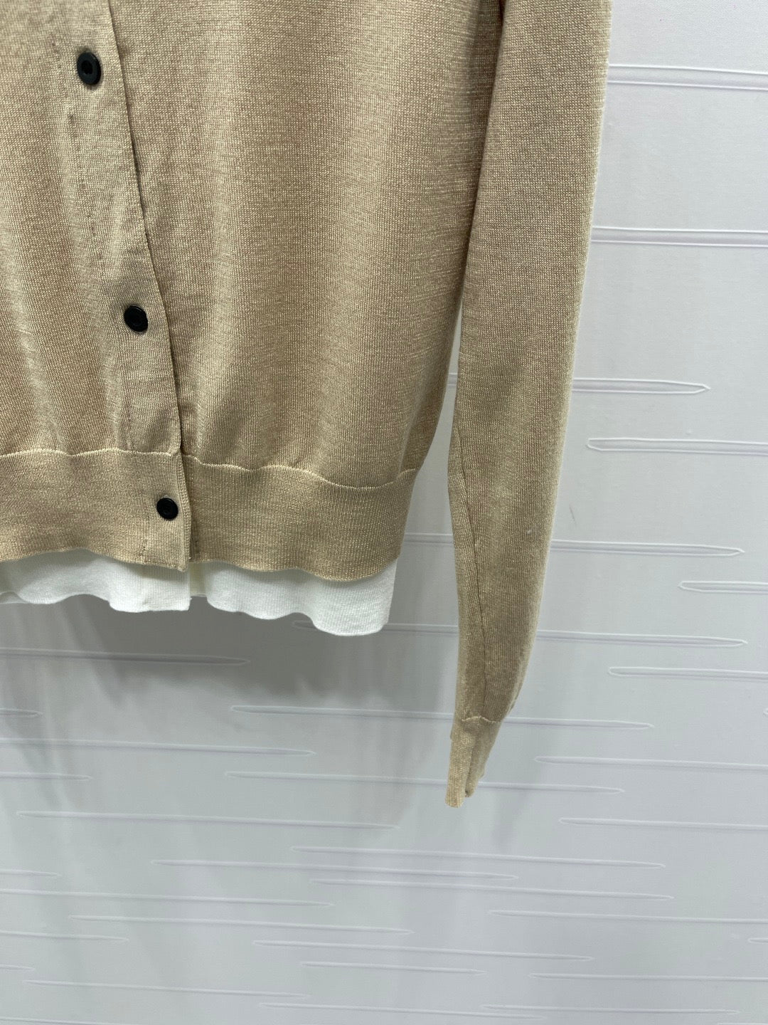 Fake two-piece knitted crew neck cardigan