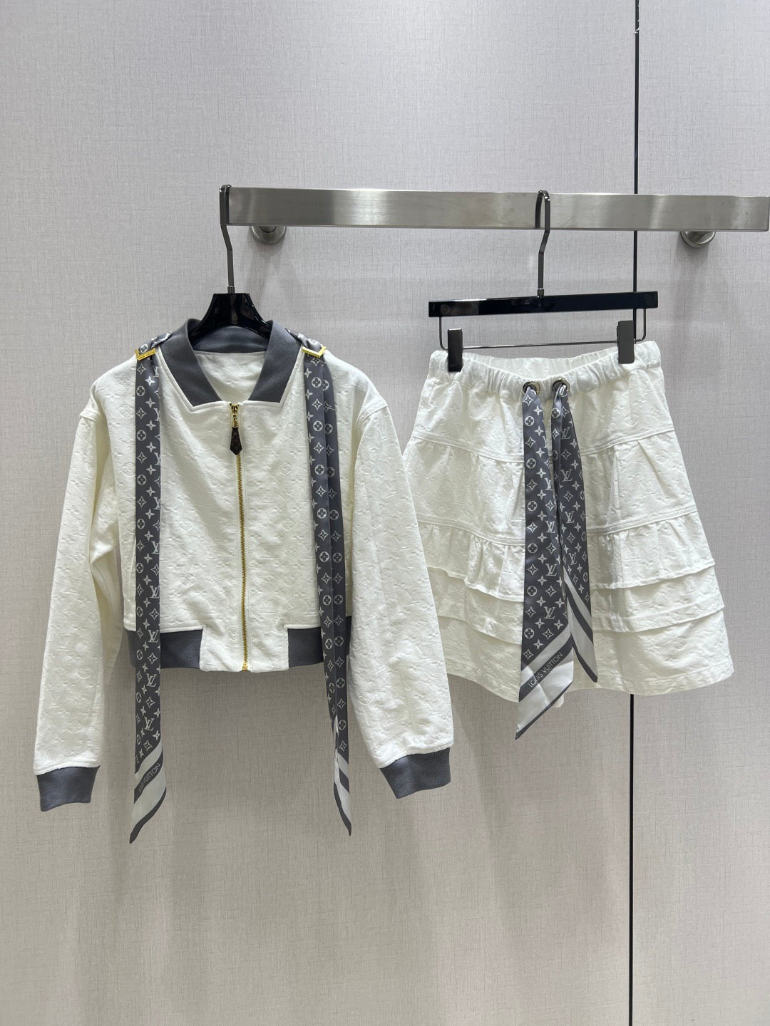 Zipper Ribbon Long Sleeve Top ➕ Ribbon Cake Skirt