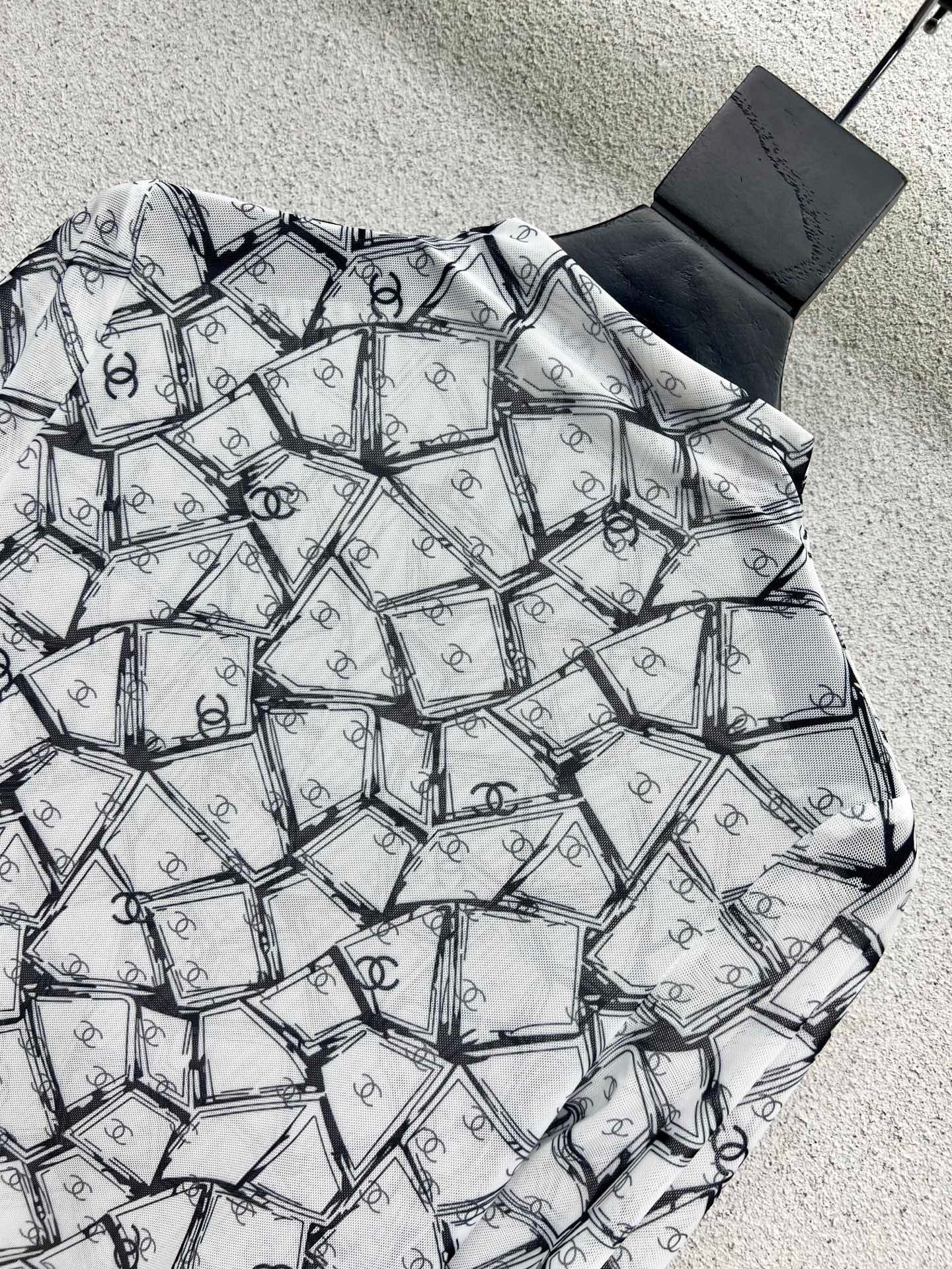 Mesh sun protection base top