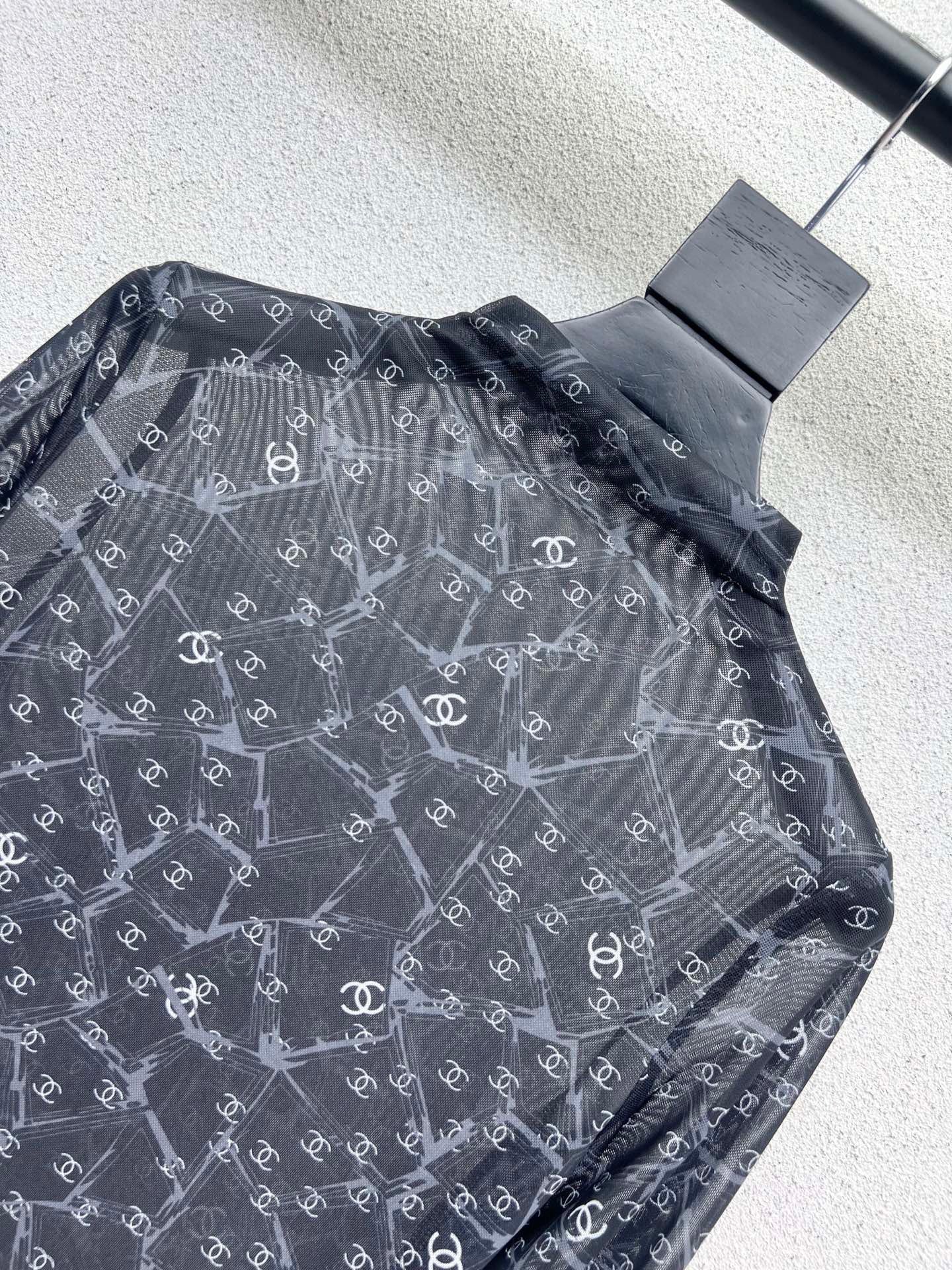 Mesh sun protection base top