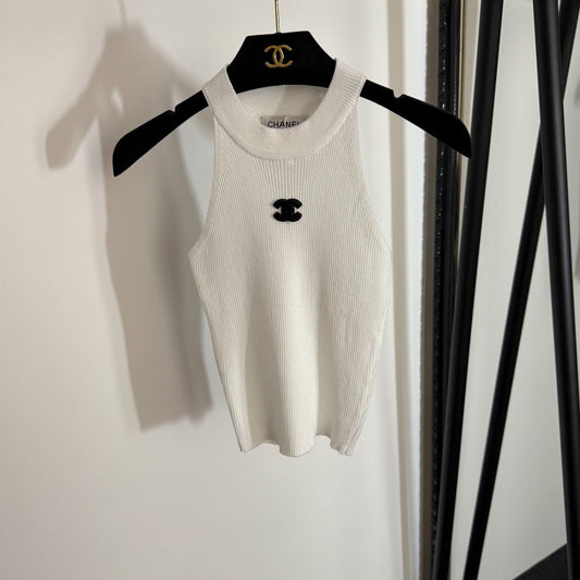 Halter neck knitted vest