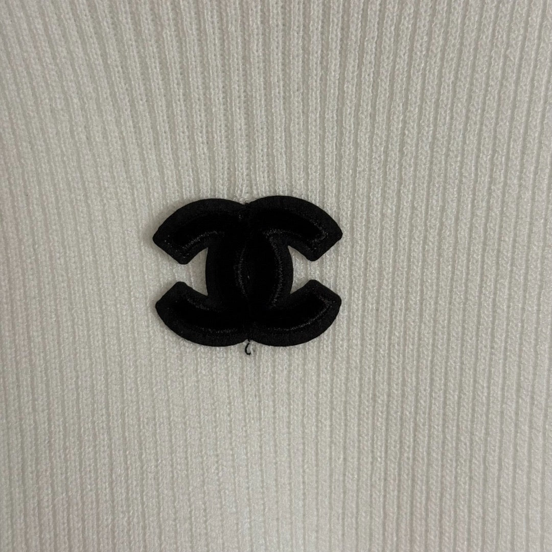 Strickweste mit Neckholder