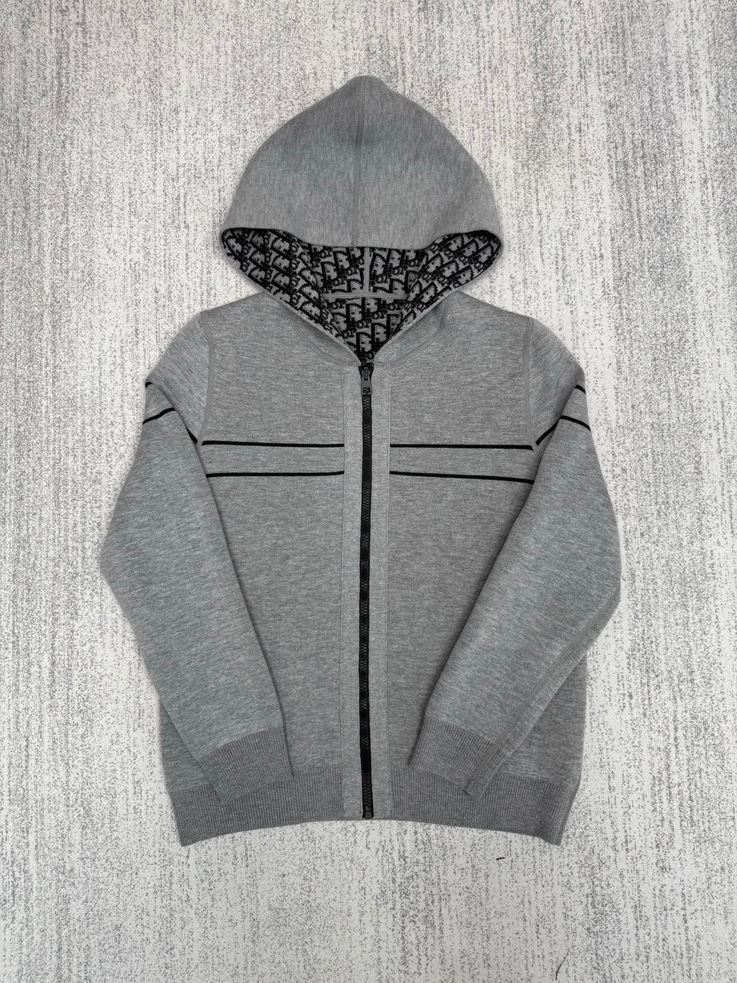 Reversible knitted jacket