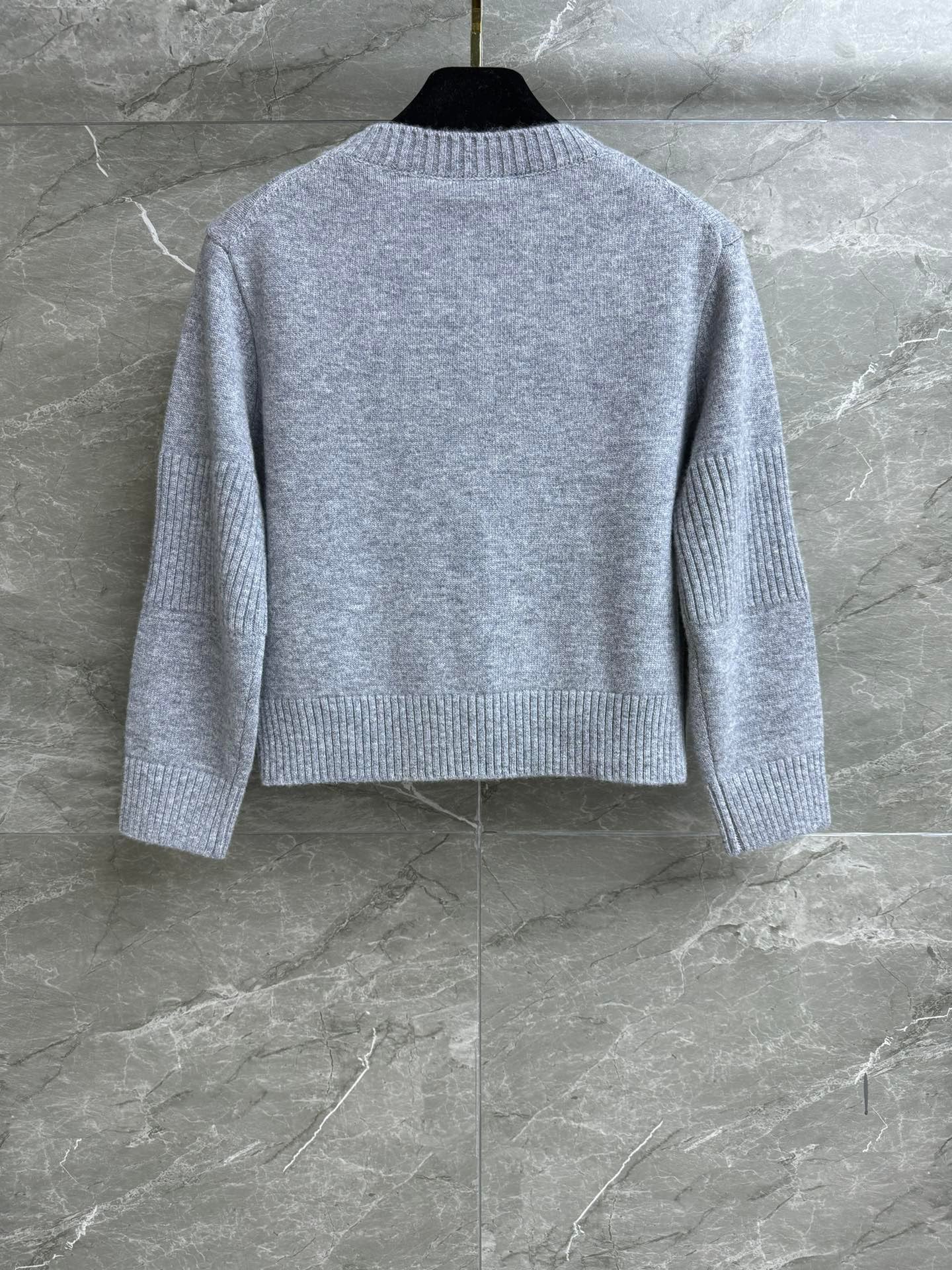 Cardigan en cachemire à boutons style sac à dos