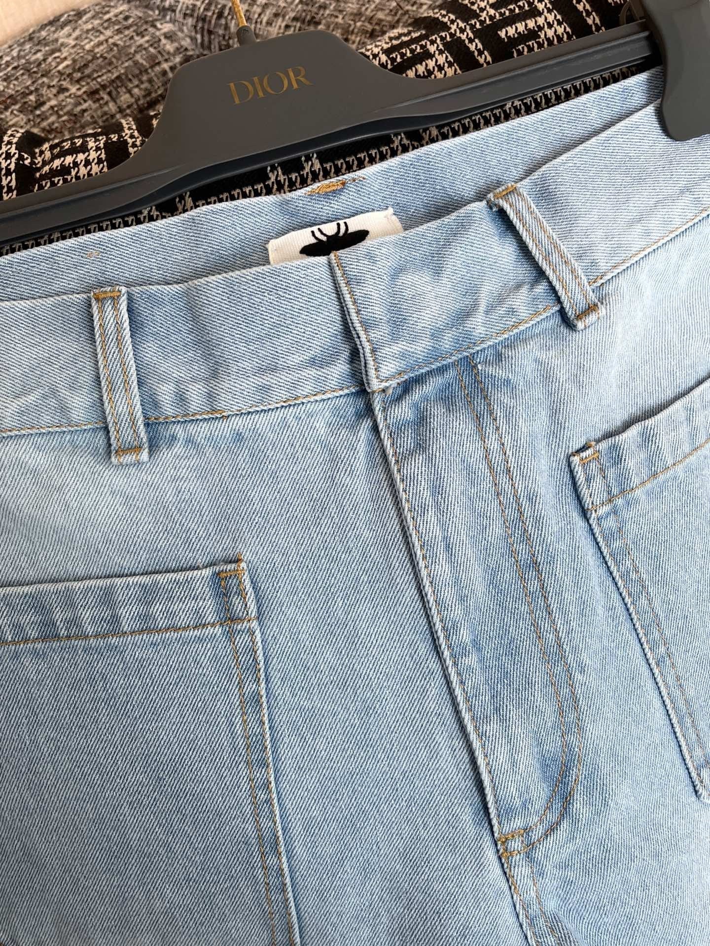 Denim tissé et teint sur mesure