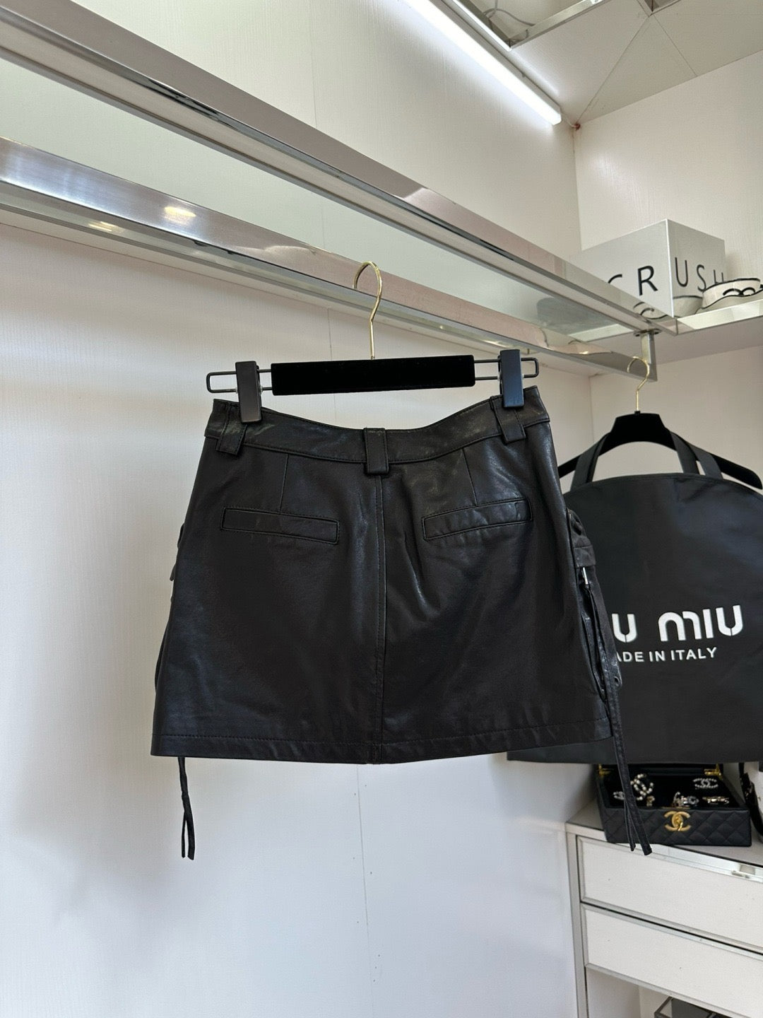 Rock aus geriebenem Schaffell