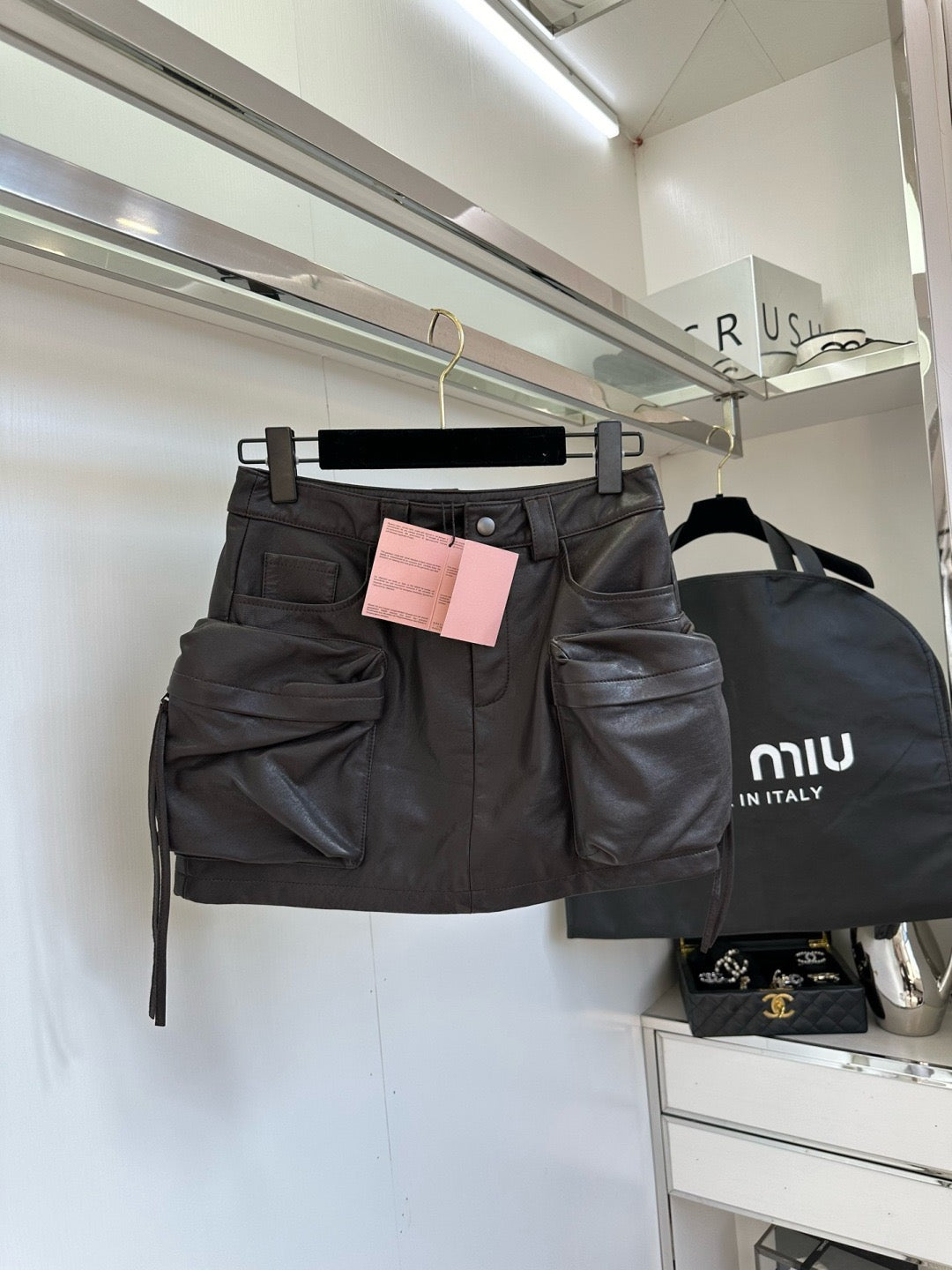 Rock aus geriebenem Schaffell