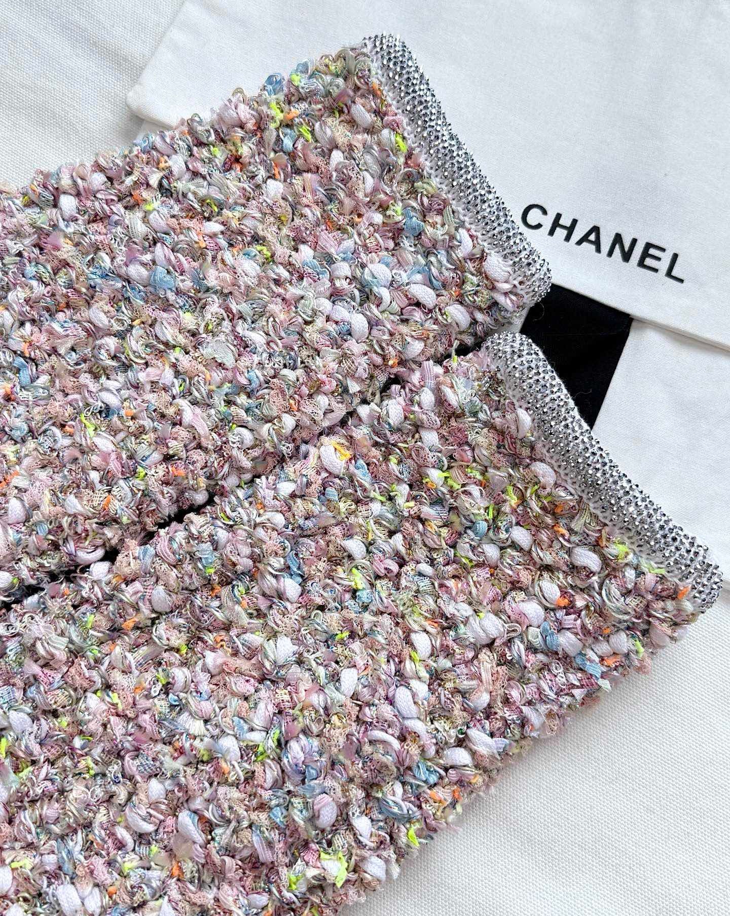 Cardigan tissé en fil teint sur mesure et bordure en losanges