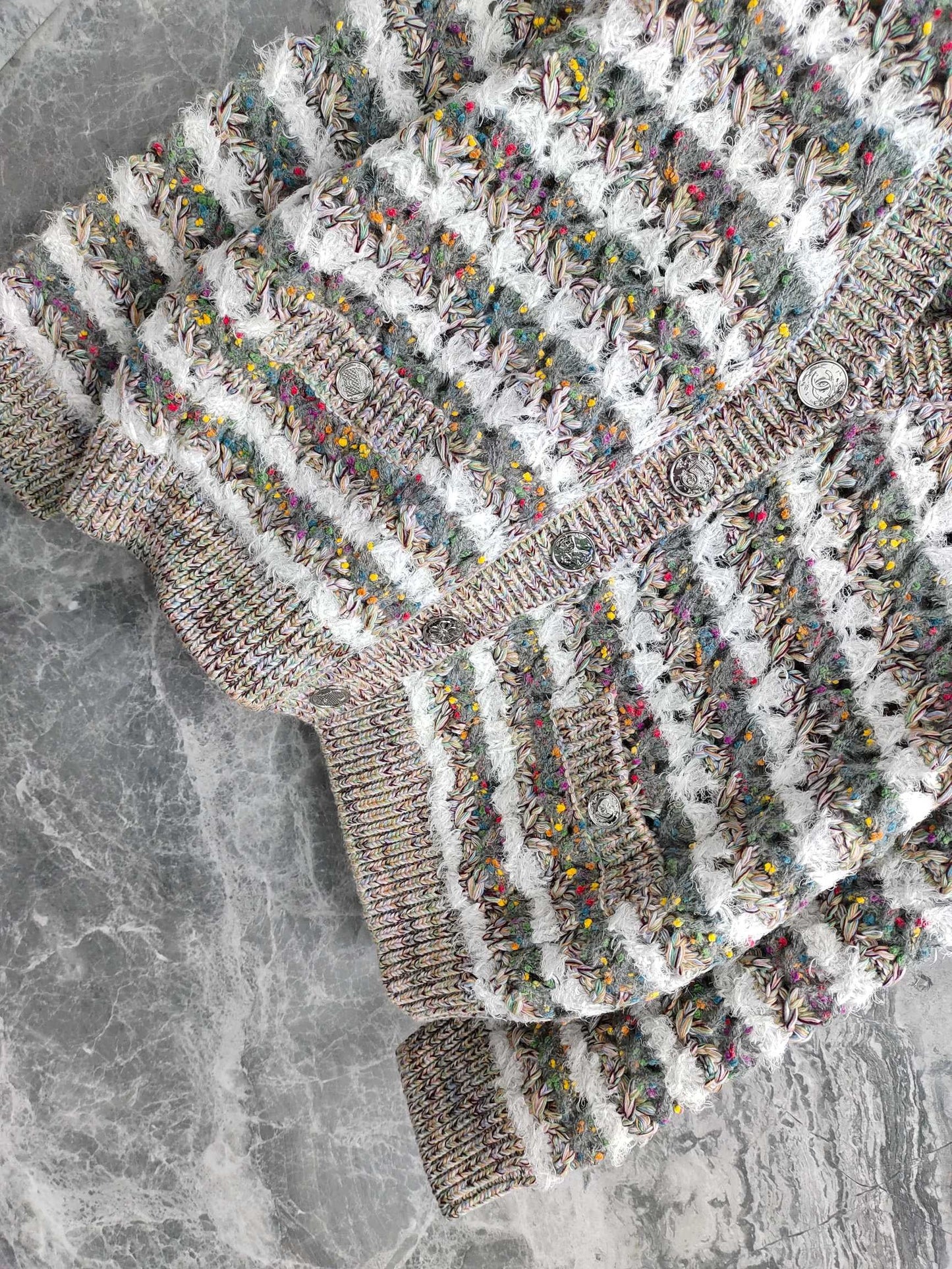 Tissage lourd avec bordure en diamant de couleur fil