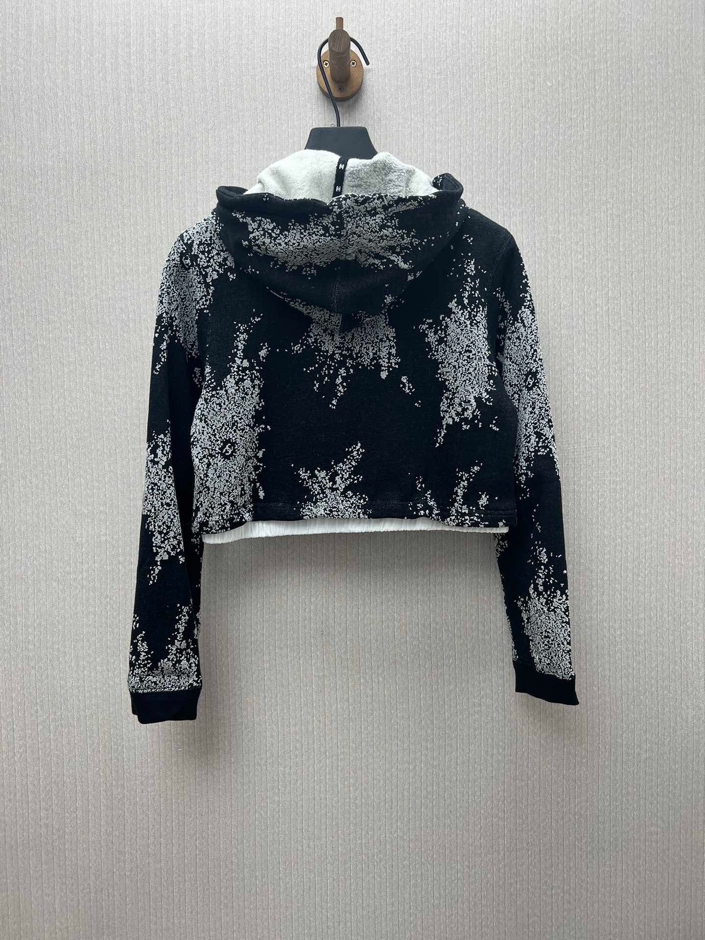 Bedruckte Langarmjacke mit Kapuze und Reißverschluss