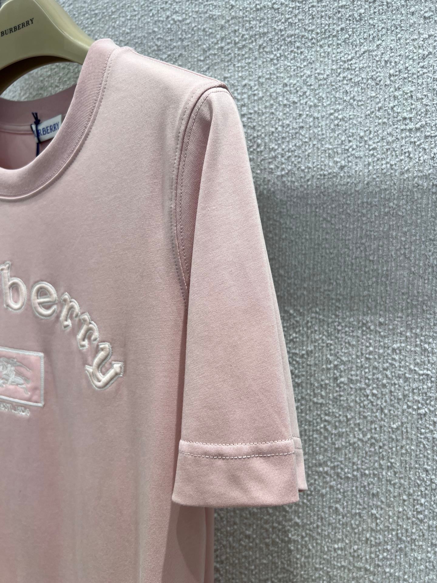 T-shirt à manches courtes et col rond brodé Cheval de guerre