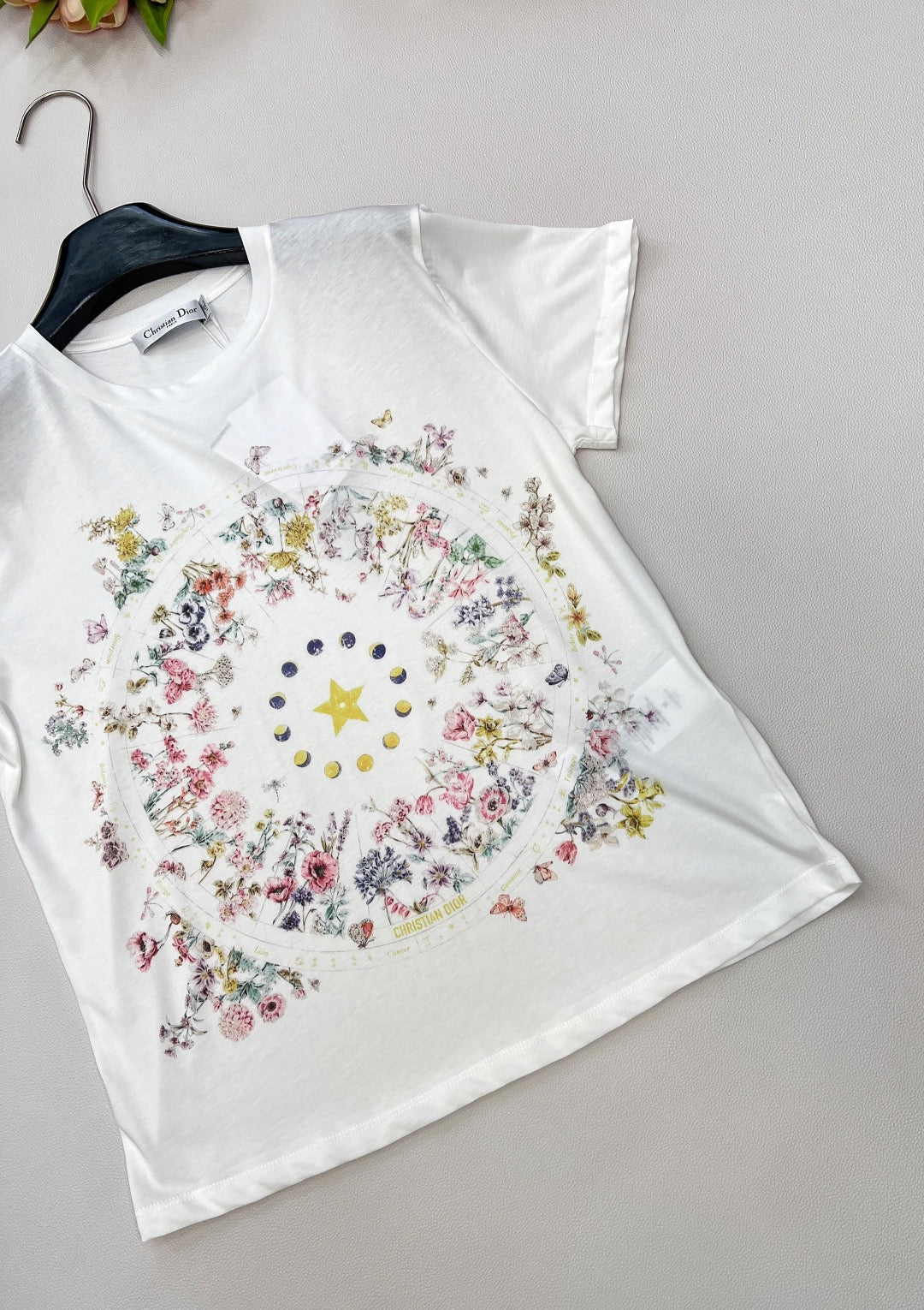 Floral five-pointed star print round neck short sleeves