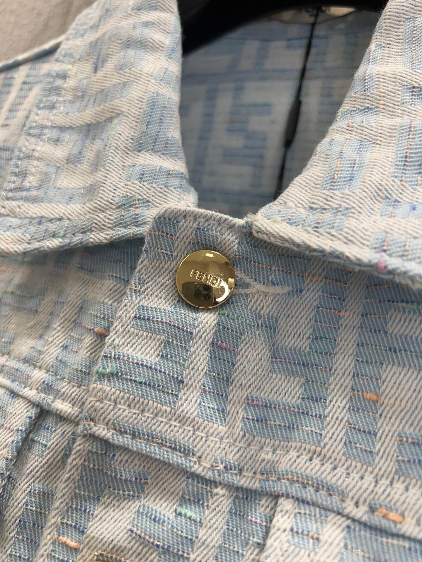 Jeansjacke mit Jacquard-Revers