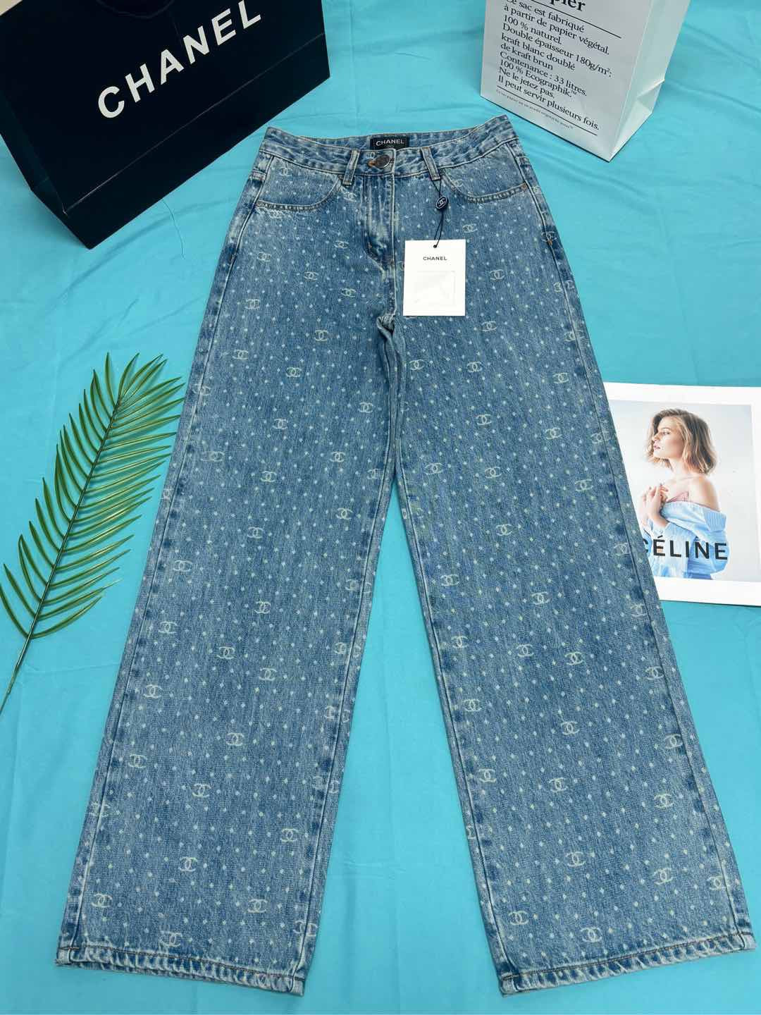 wide-leg straight jeans