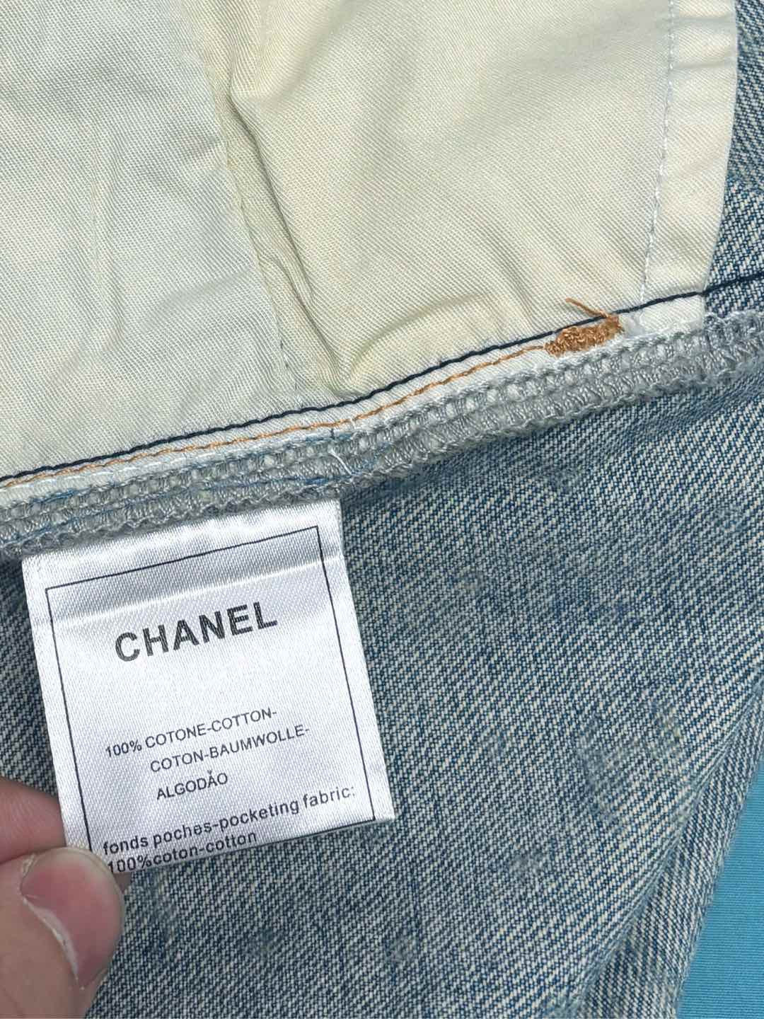 Gerade geschnittene Jeans mit weitem Bein