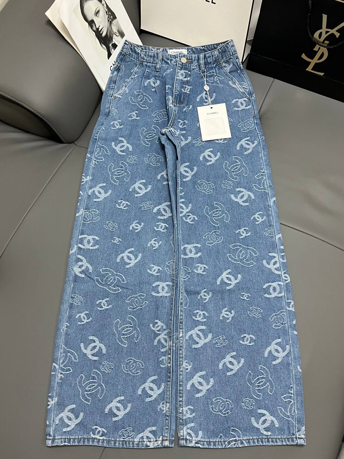 Two-tone high-rise wide-leg straight-leg jeans