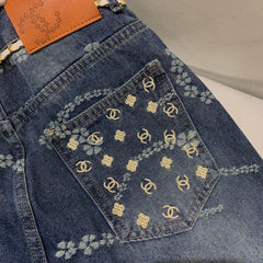 Laser pocket embroidery jeans