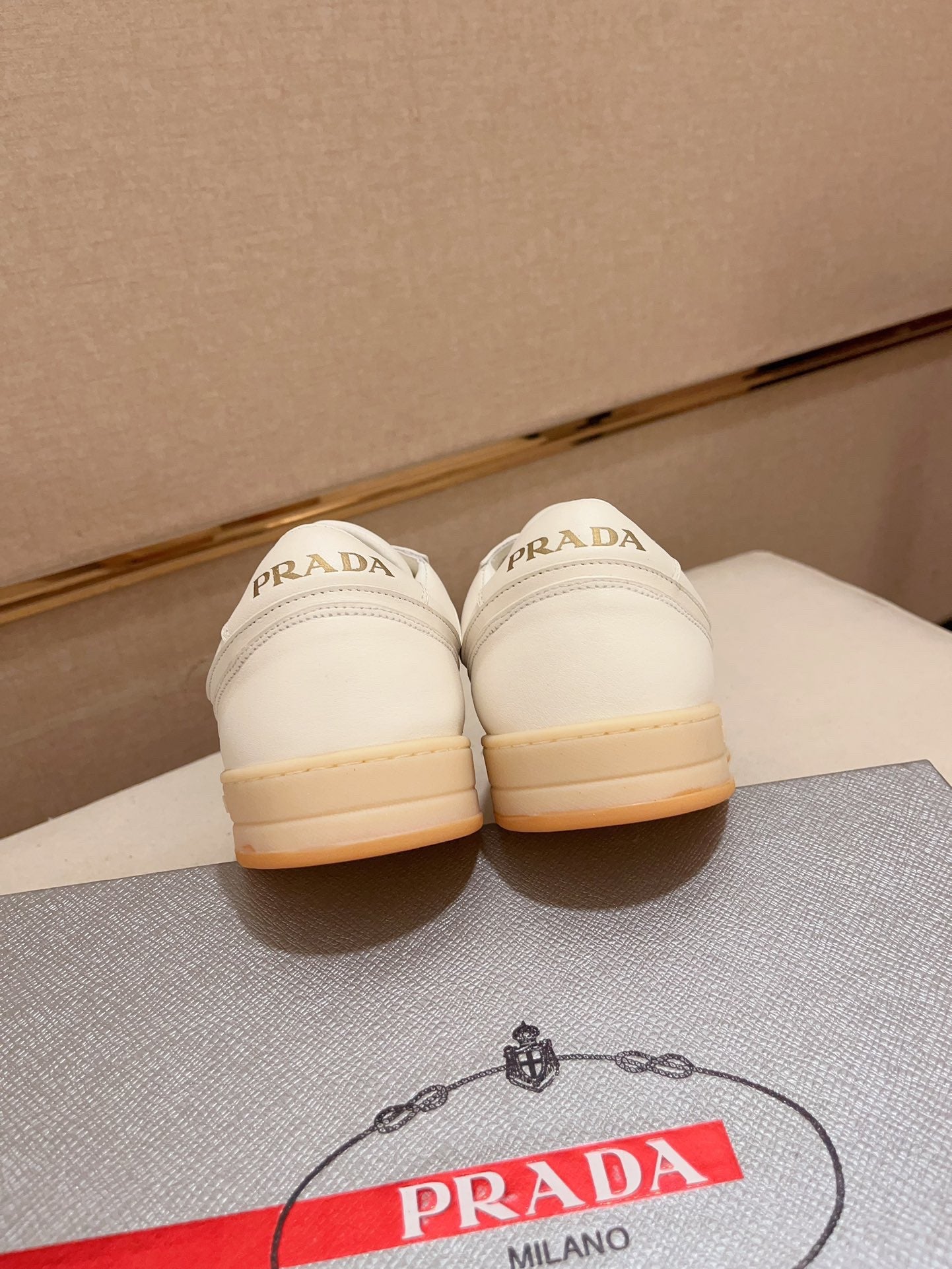 🔥🔥🔥24FW NOUVEAU CD Sneakers Downtown en cuir nappa