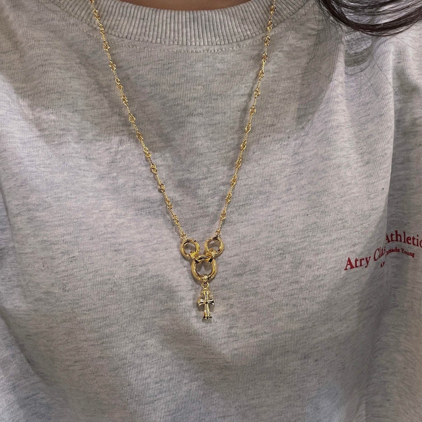 🔥🔥🔥24FW NOUVEAU collier petite croix à trois anneaux CHHES