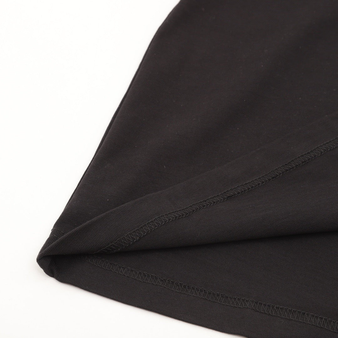 Bedrucktes T-Shirt mit Bastelmotiv