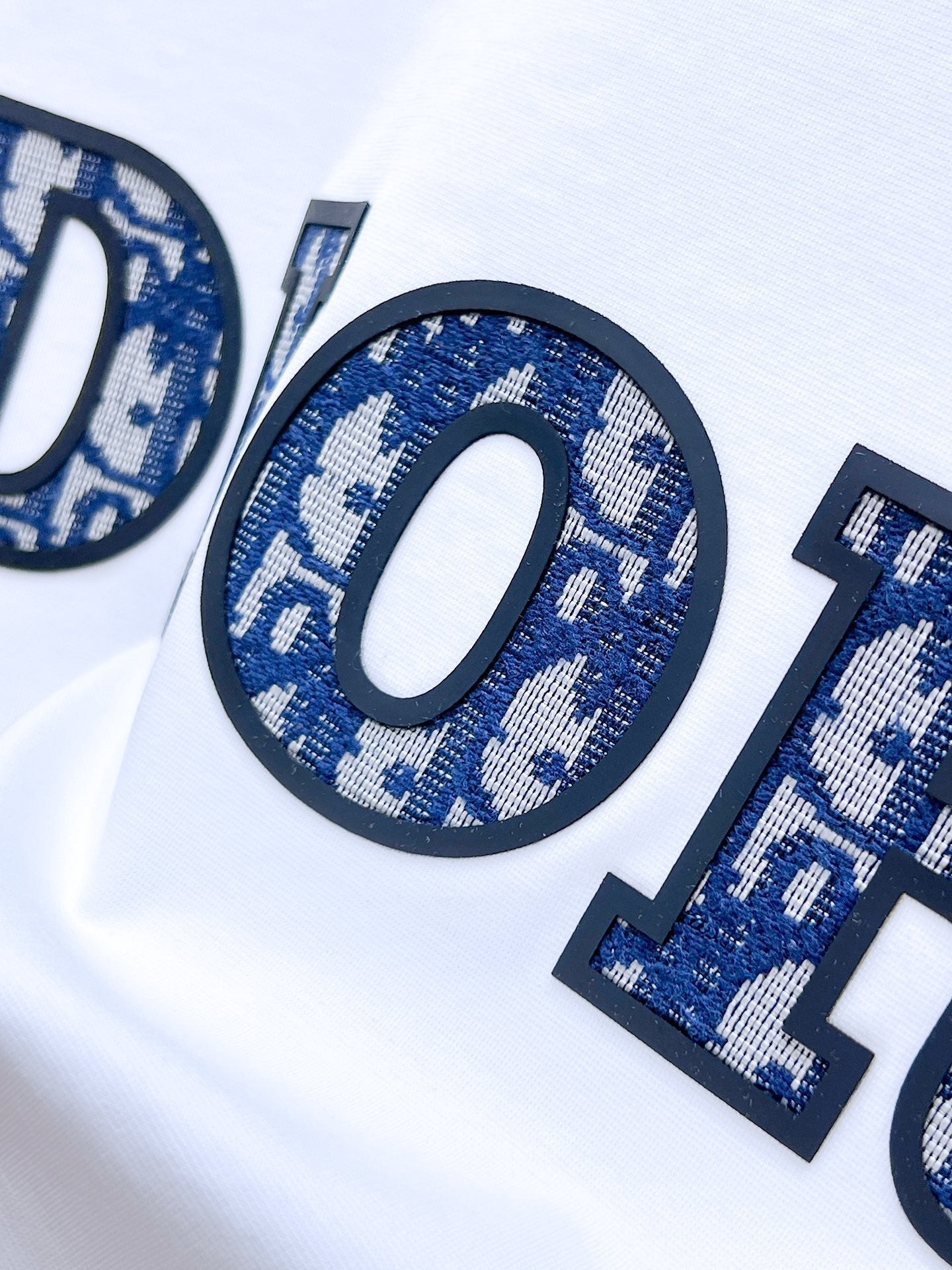 T-shirt ras du cou avec logo imprimé 24FW NOUVEAU