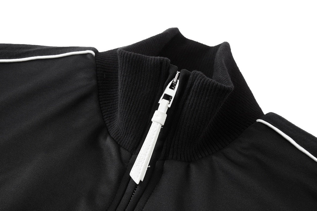 Jacke mit Loe-Stickerei