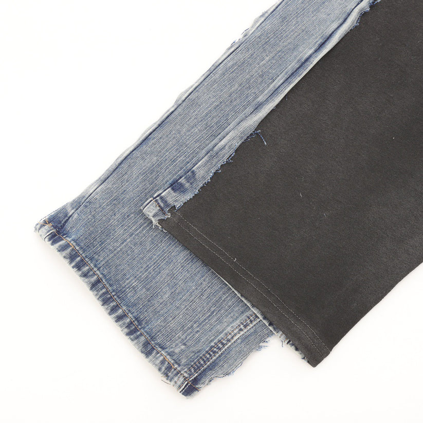 Grauer Denim mit schwarzem Blumenmuster