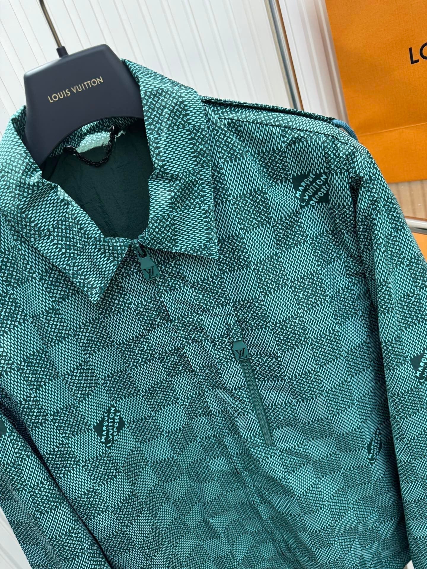 Veste coupe-vent à capuche à damier 24FW NEW L