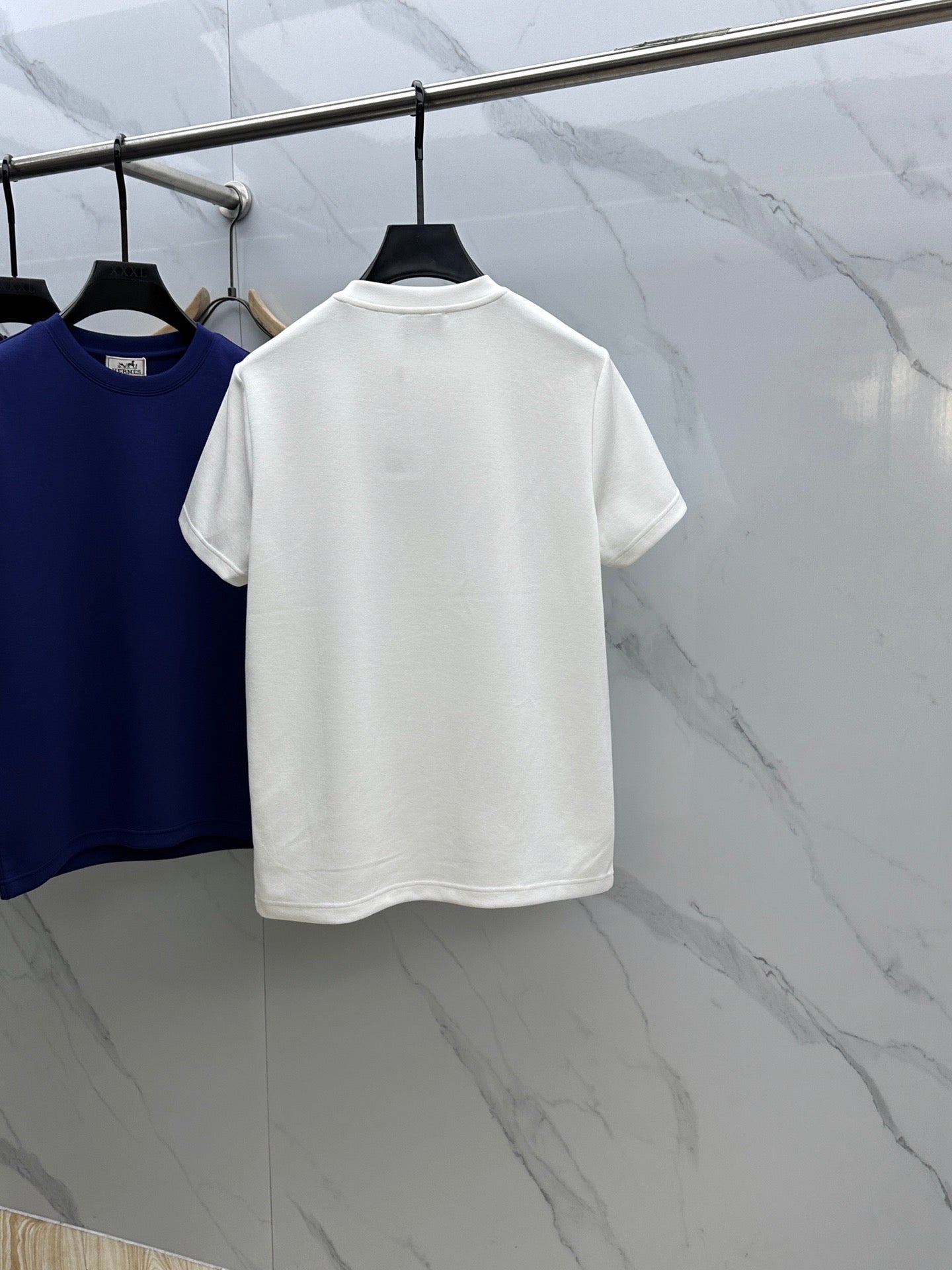 T-Shirt mit Logo auf der Brust