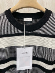 Xiao Xiang Herbst und Winter bestickter gestreifter Strickpullover