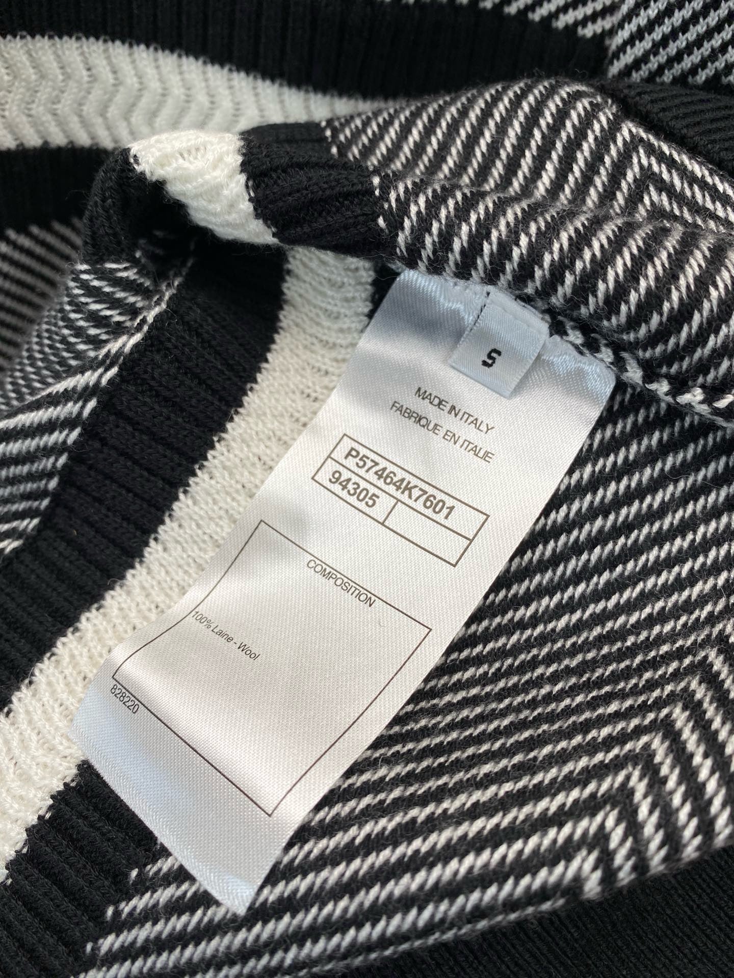 Pull en tricot rayé brodé automne et hiver Xiao Xiang