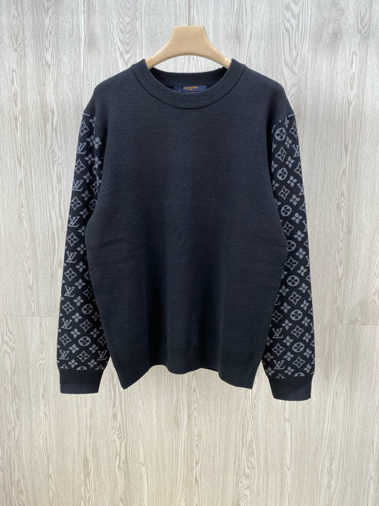 pull monogramme