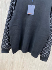 pull monogramme