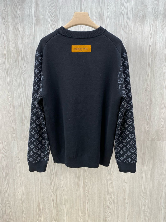 pull monogramme