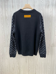 pull monogramme