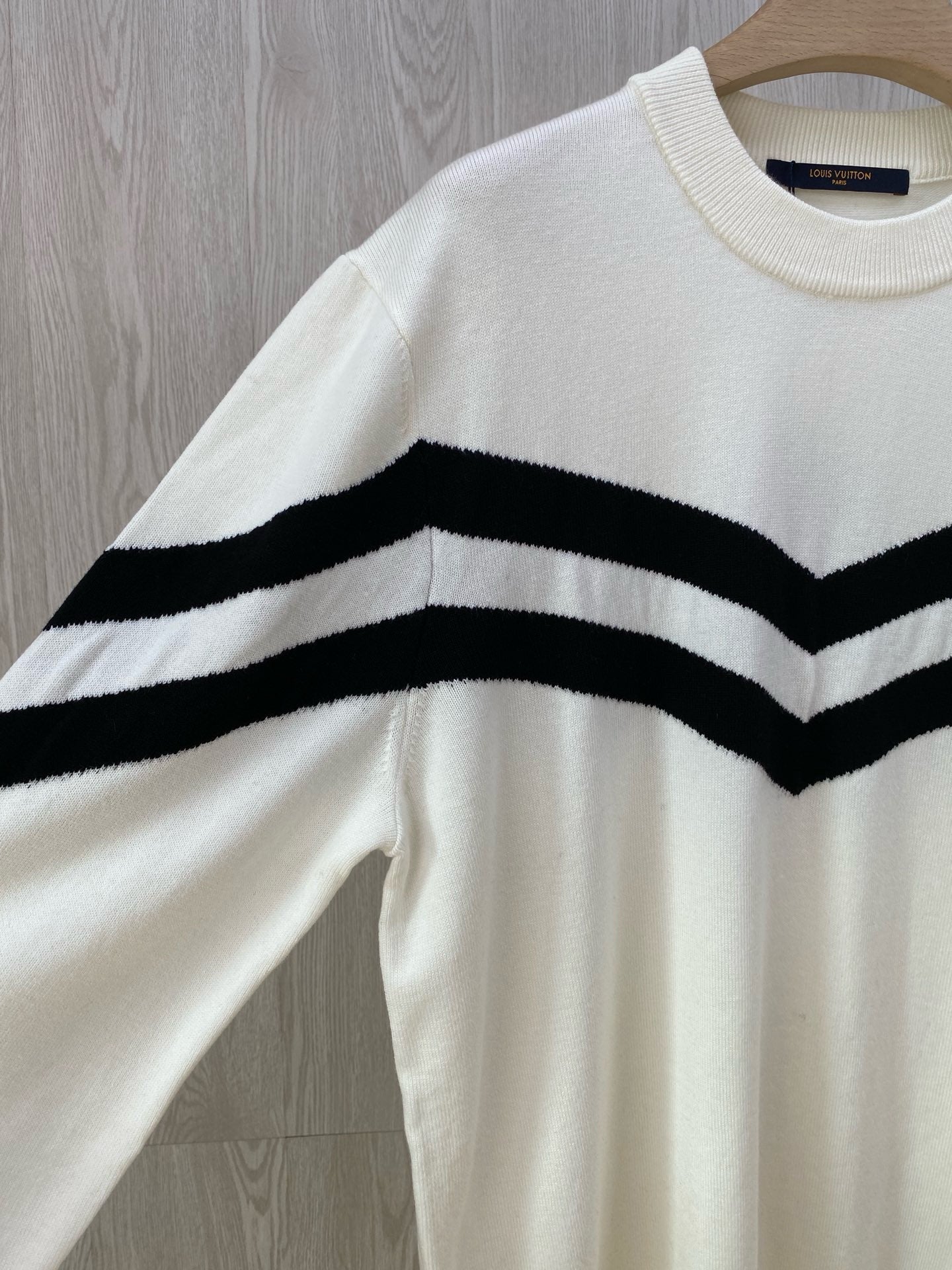 pull en tricot blanc à double rayure avec logo appliqué pour couple