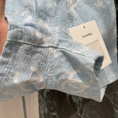 Light-colored jacquard print denim shorts
