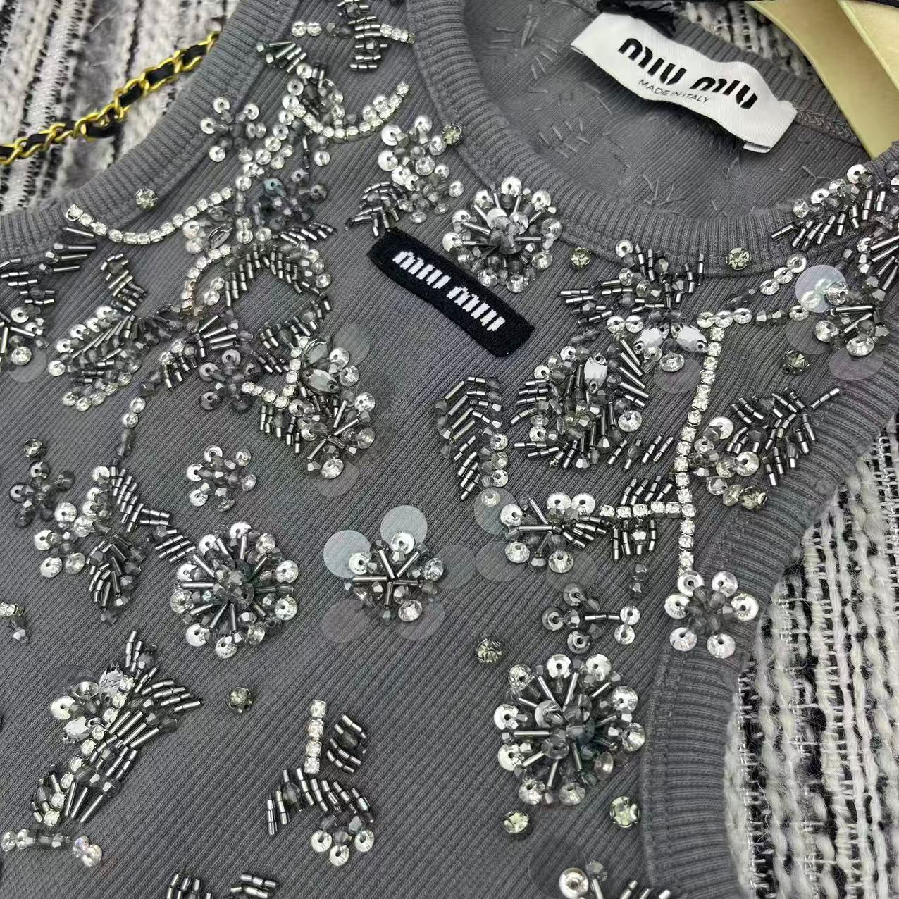 Schwere Weste mit Blumenperlen