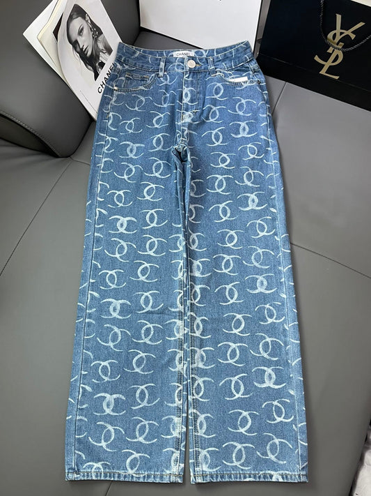 Fully printed back pockets with hand stitching