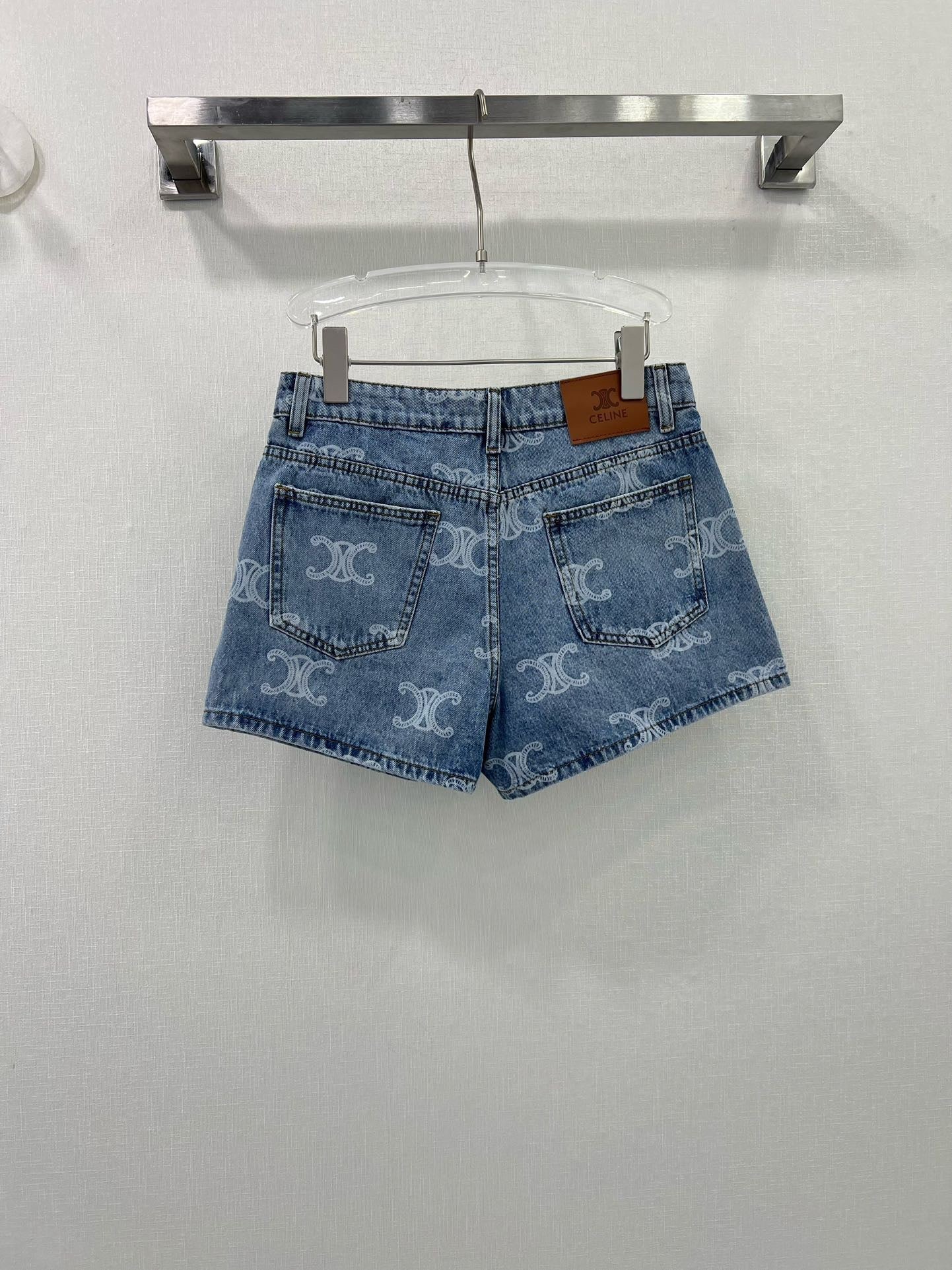 Tissu denim en coton sergé avec imprimé Arc de Triomphe sur toute la surface