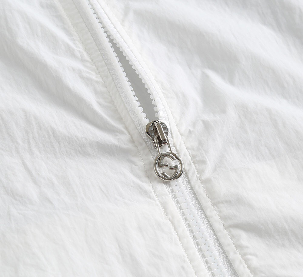 Gleicher Stil für Männer und Frauen. Sommer-Sonnenschutzkleidungs-Shorts-Set