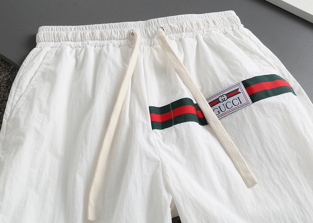 Gleicher Stil für Männer und Frauen. Sommer-Sonnenschutzkleidungs-Shorts-Set