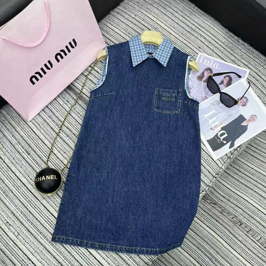 Taschenbrief-Patch-Stickerei Plaid Stitching Revers Ärmelloses Jeanswestenkleid