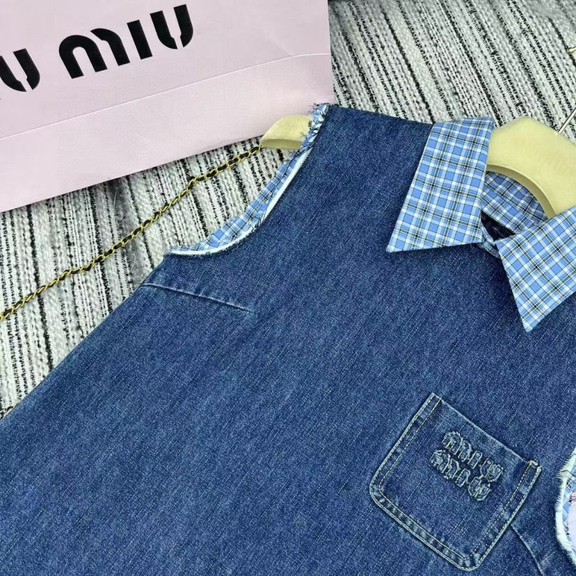 Taschenbrief-Patch-Stickerei Plaid Stitching Revers Ärmelloses Jeanswestenkleid