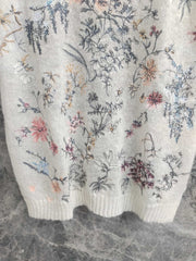 C   White short-sleeved sweater