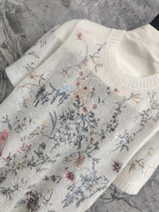 C   White short-sleeved sweater