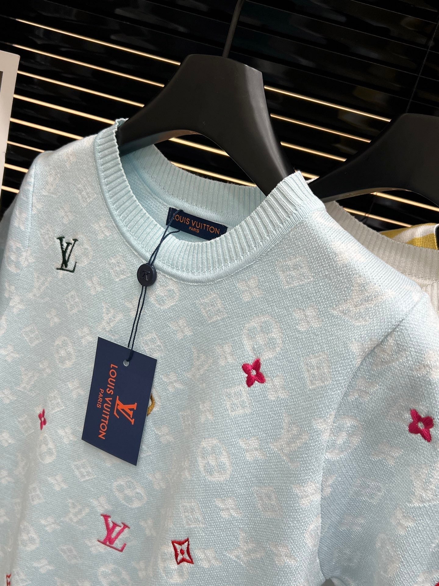 Pull en tricot à imprimé brodé L v