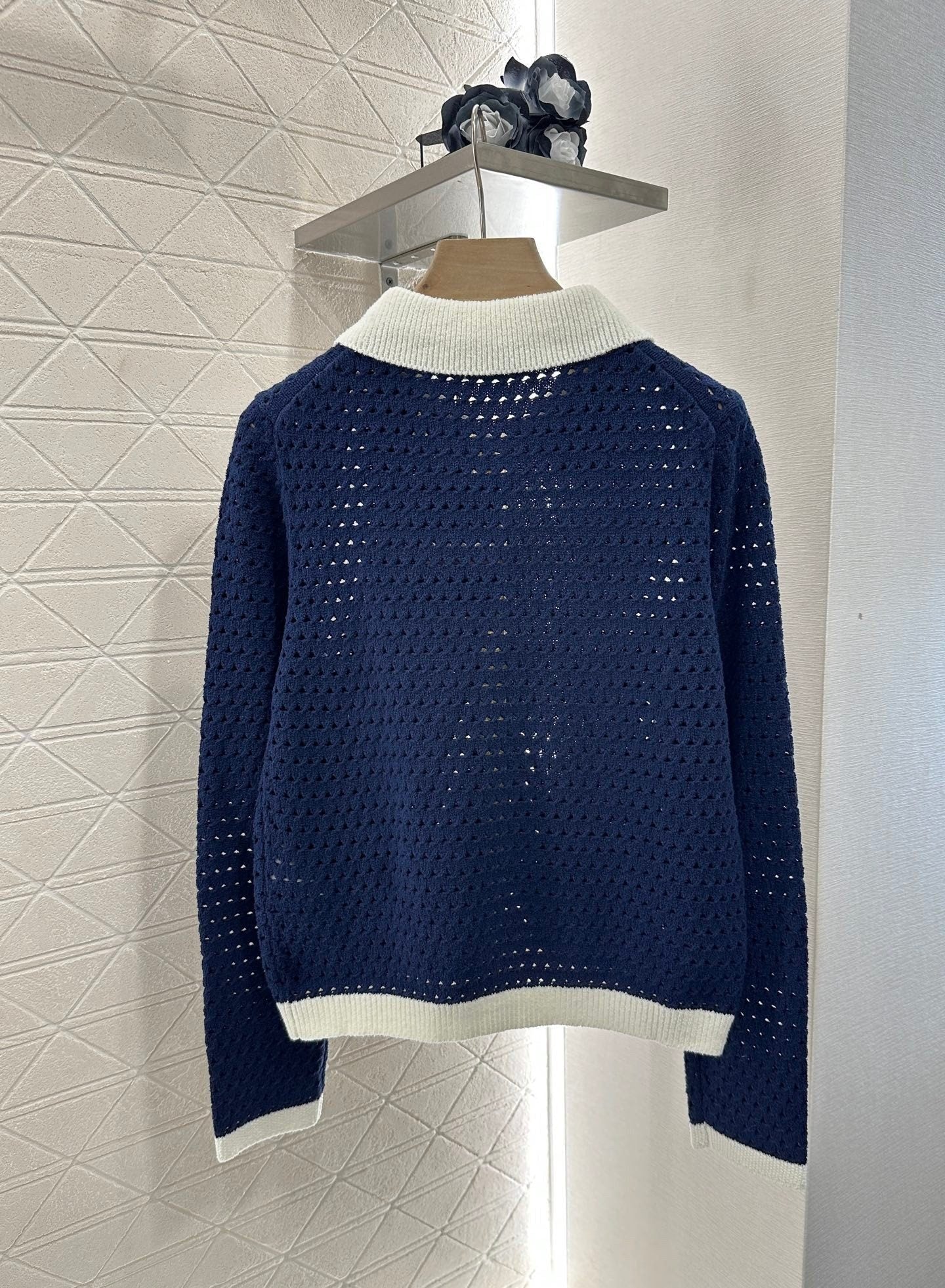 Durchbrochene Strickjacke