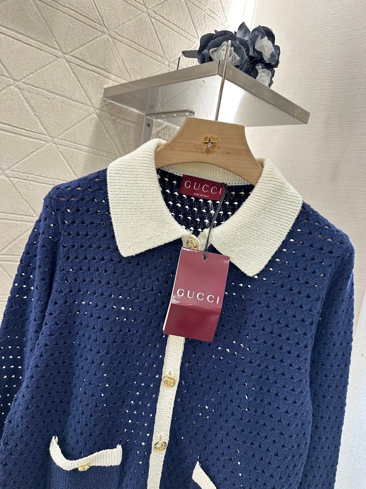 Durchbrochene Strickjacke