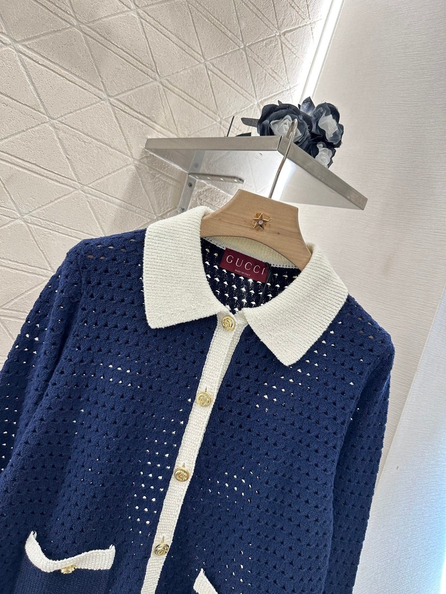 Durchbrochene Strickjacke